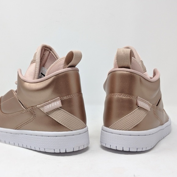 Air Jordan Metallic Rose Gold Sneakers Fadeaway SE GS 6Y = 7.5 Women’s RARE - Picture 3 of 6